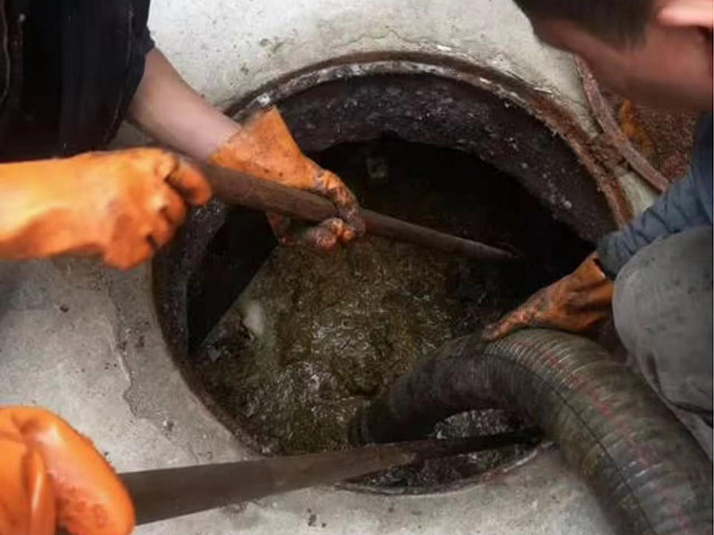 旬阳清理化粪池时如何避免沼气的危害?